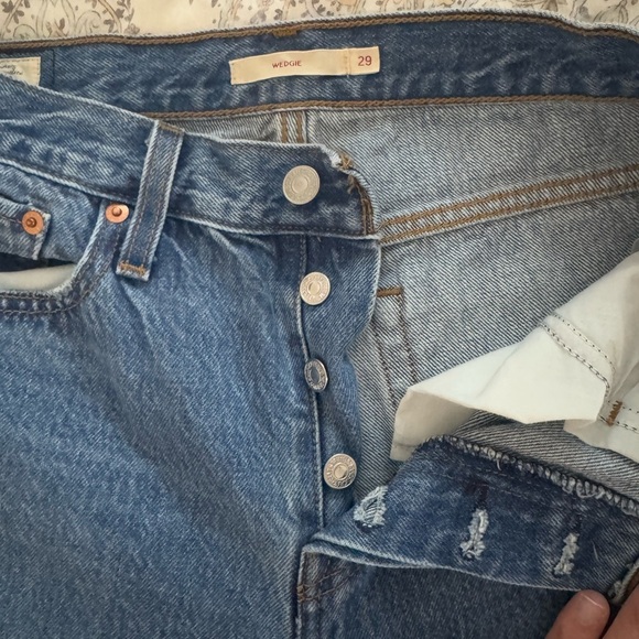Levi’s Wedgie Straight Jeans - Picture 8 of 12